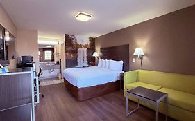 Clarion Pointe Athens I-65